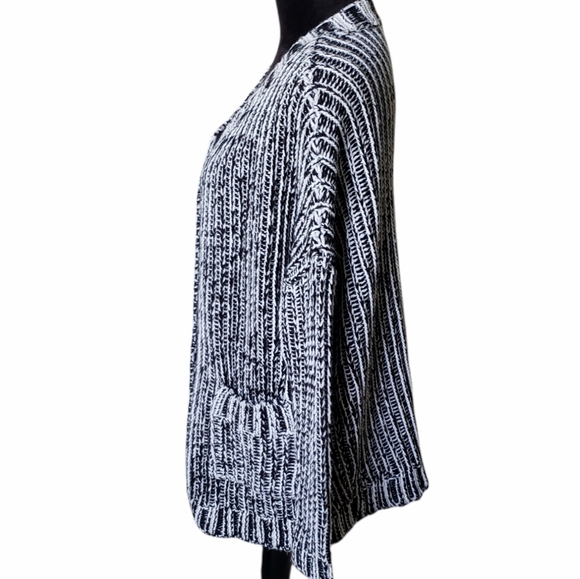 B2G1 Tobi Black/White Chunky Oversized Cardigan - Picture 3 of 6